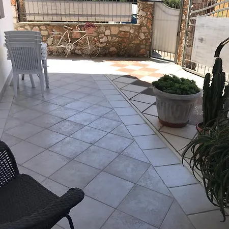Kali Stalonia Apartment *